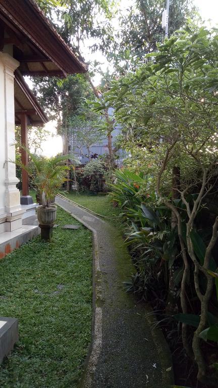 Pondok Loris Guest House Ubud  Ngoại thất bức ảnh